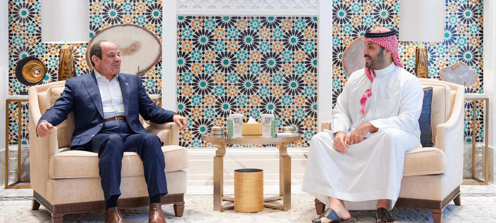 ولي العهد السعودي يستقبل الرئيس المصري في نيوم