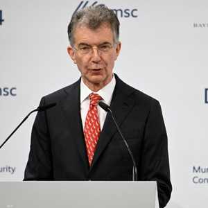 الدبلوماسي الألماني السابق هويسغن