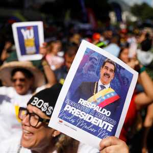 واشنطن تتهم مادورو بتهريب المخدرات والإرهاب