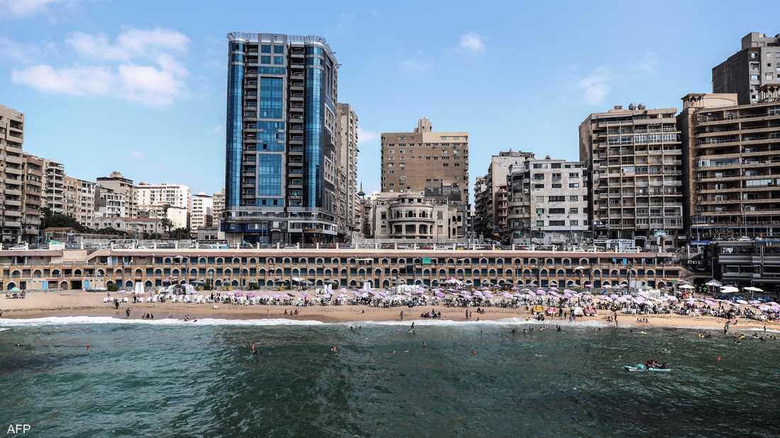 فاجعة على شاطئ بالإسكندرية.. غرق 6 طلاب وإصابة 24