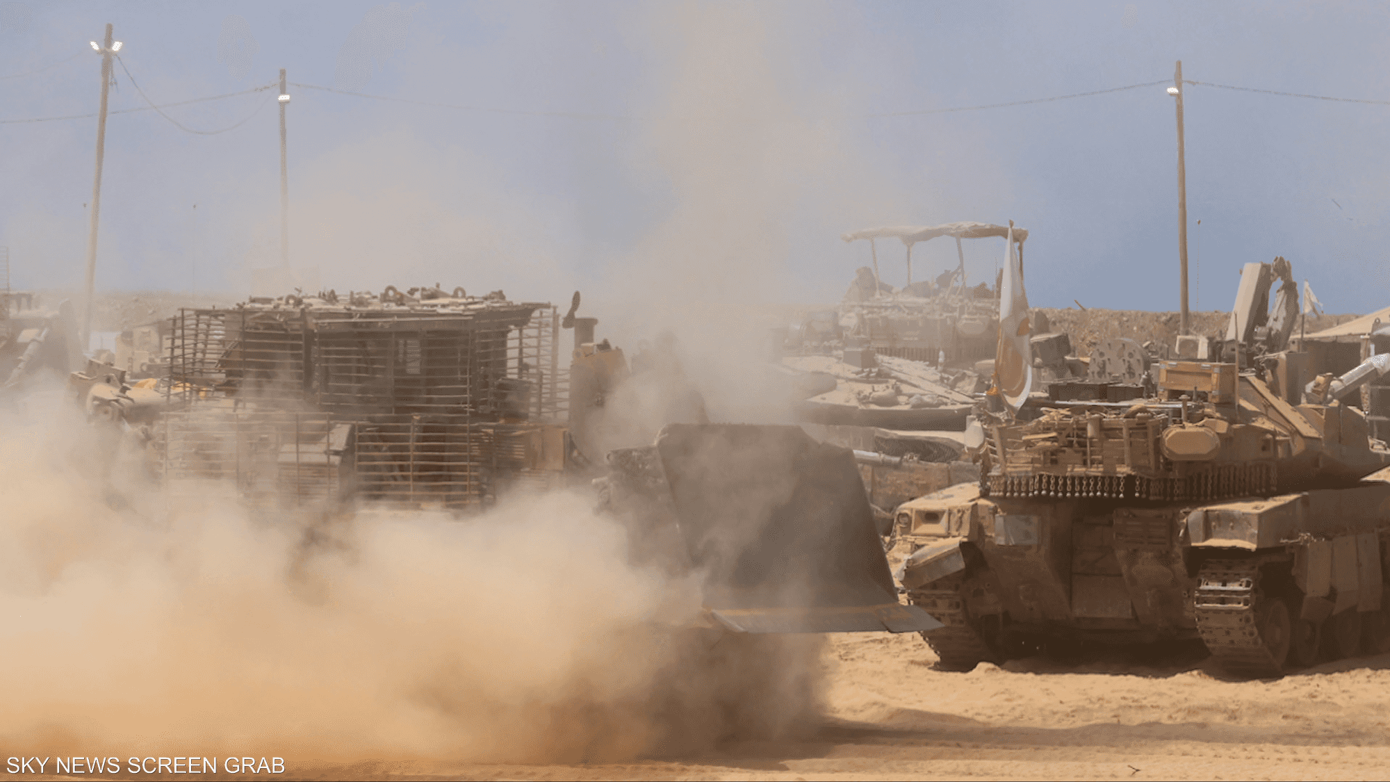 غزة.. قصف متواصل وتبادل للاتهامات بين حماس وإسرائيل