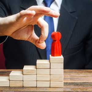 ما التكلفة الحقيقية لطرد رئيس تنفيذي؟