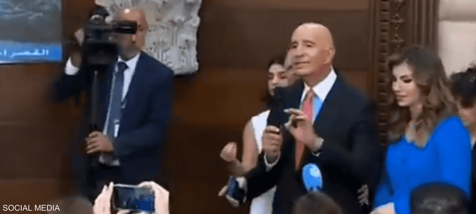 توماس باراك خلال المؤتمر الصحفي