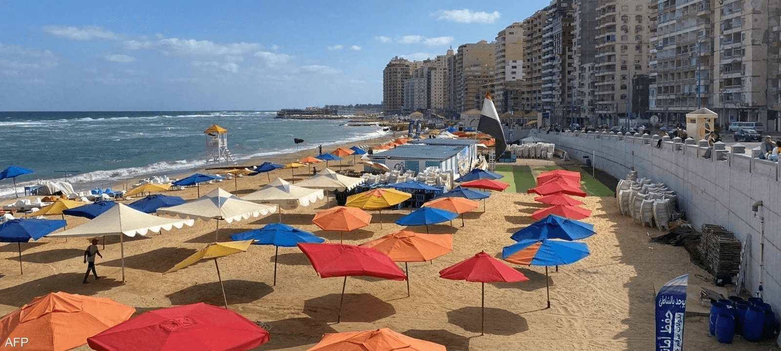 شواطئ الإسكندرية خالية