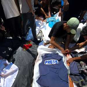 قتل 20 شخصا في الغارة على مجمع ناصر الطبي منهم صحفيون