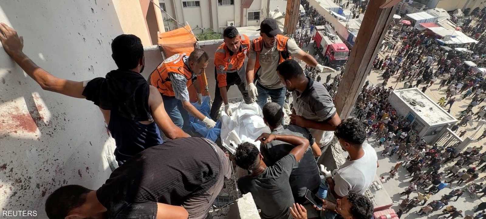 المستشفى تعرض لقصف إسرائيلي الإثنين