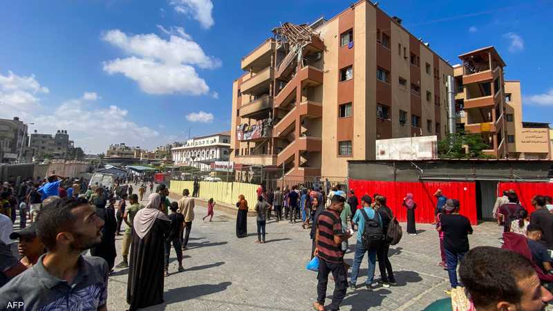 مستشفى ناصر الطبي تعرض لقصف إسرائيلي