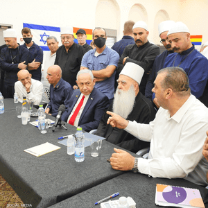 طريف ونتنياهو خلال الاجتماع