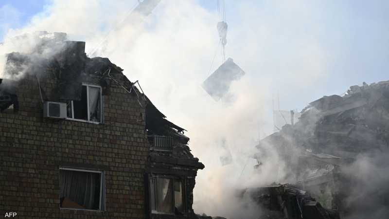 تضررت المباني في كييف جراء هجوم روسي بالمسيرات