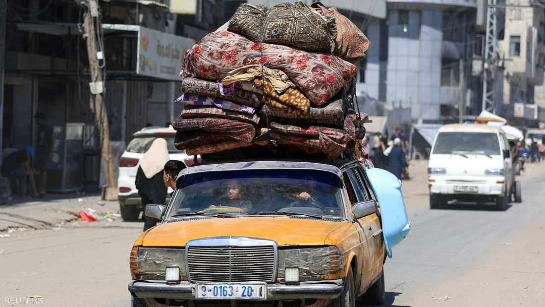 مكبرات صوت وقصف عنيف.. مدينة غزة تشهد موجات نزوح واسعة