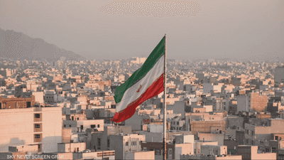 صحيفة: إسرائيل راقبت علماء إيران النوويين عبر هواتف حراسهم