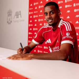 انتقال ألكسندر إيزاك من نيوكاسل يونايتد إلى ليفربول