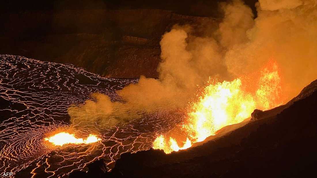 حمم بارتفاع 100 متر.. بركان هاواي مستمر بالقذف