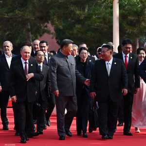 الرئيس الصيني برفقة ضيوفه لحضور العرض العسكري الضخم