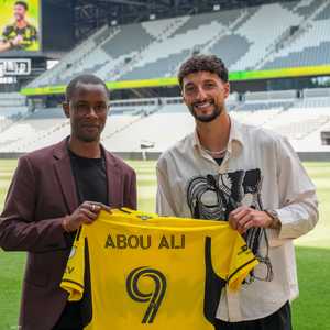 وسام أبو علي انتقل من الأهلي إلى كولومبوس كرو الأميركي