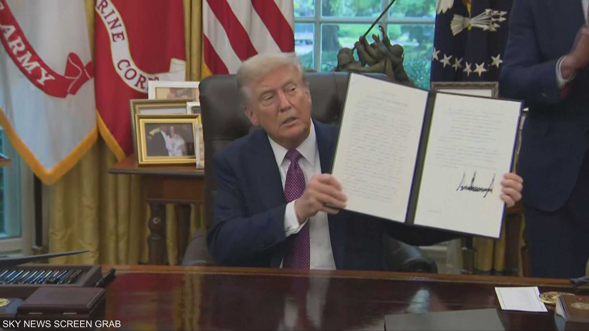 ترامب يستحضر "وزارة الحرب".. هل يقرع طبولها في فنزويلا؟