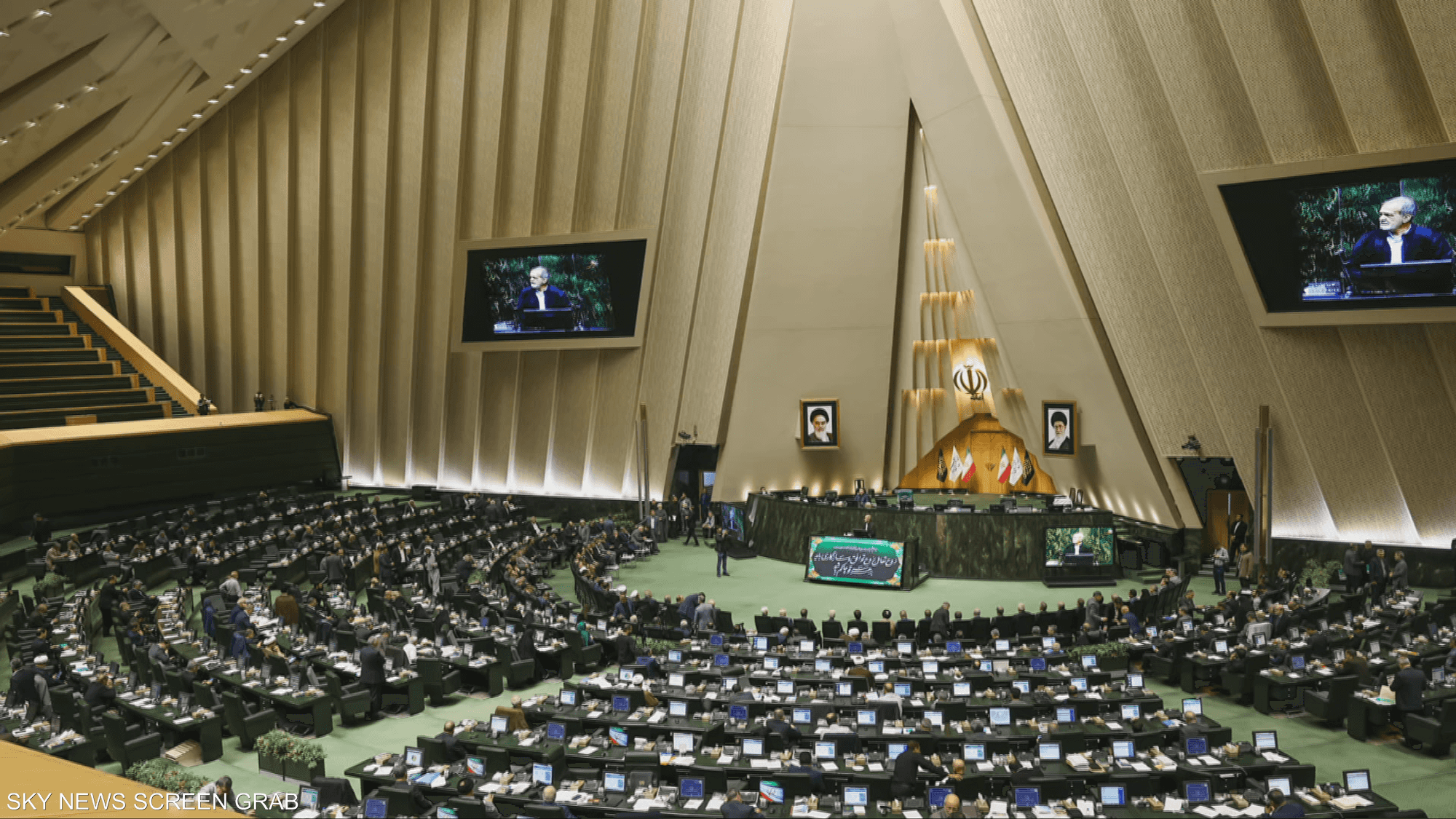 البرلمان الإيراني يناقش احتمال الانسحاب معاهدة حظر النووي