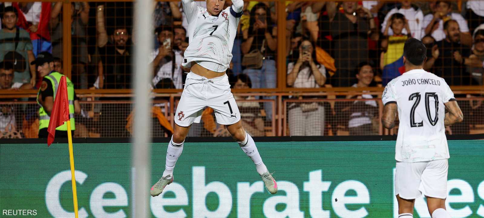 رونالدو يحتفل بطريقته المعتادة أمام أرمينيا