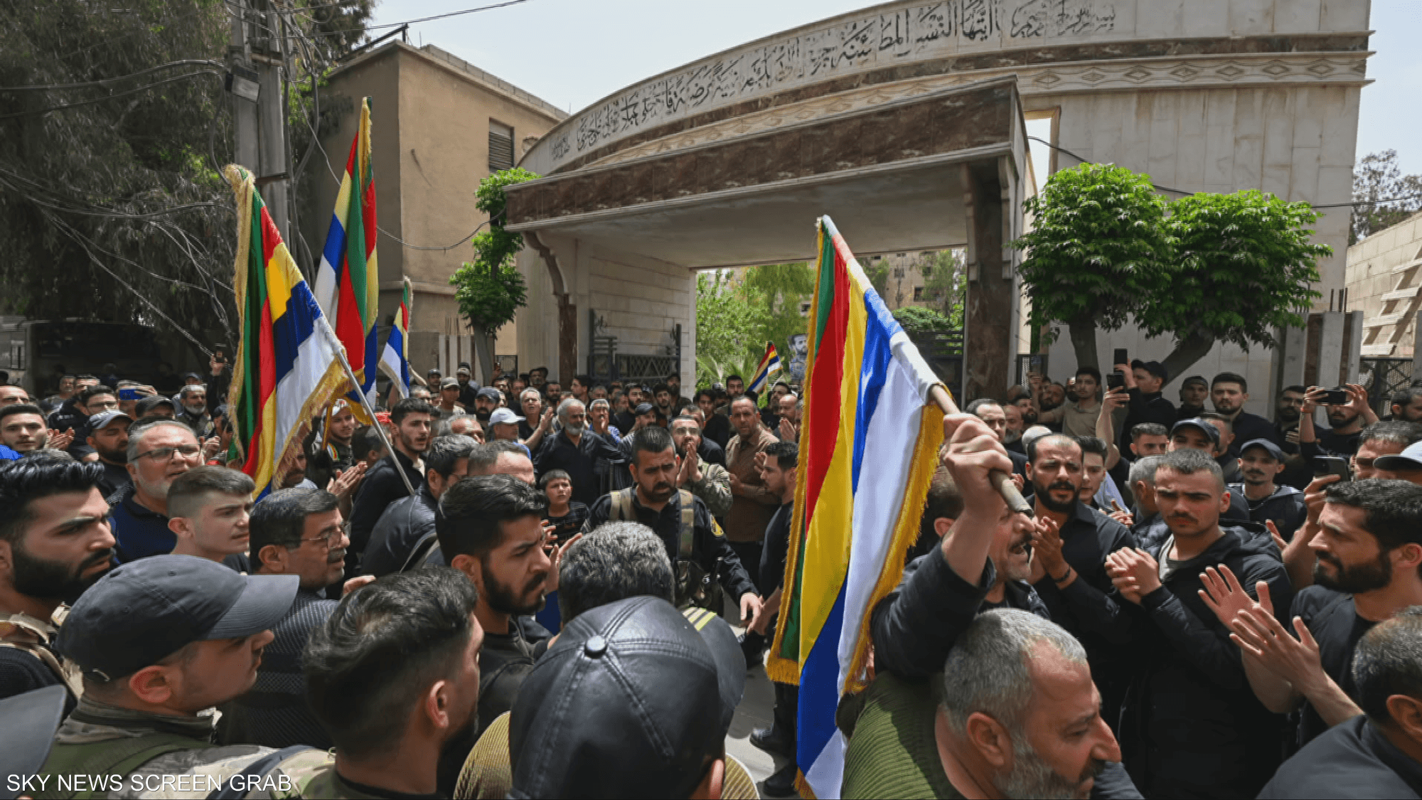 طريف لا يؤيد دعوة الهجري لانفصال السويداء