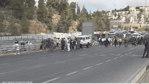 قتلى وجرحى بإطلاق نار قرب القدس