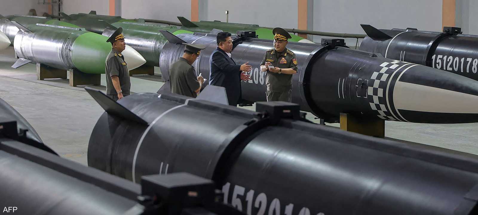 زعيم كوريا الشمالية في منشأة لتصنيع الصواريخ_أرشيف