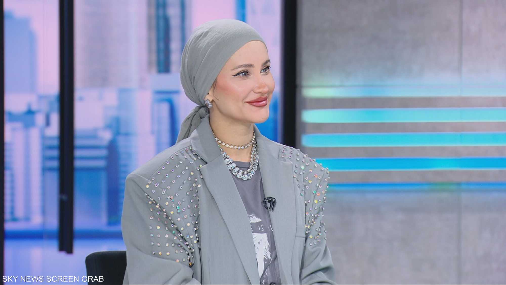 علا مثبوت تجمع بين الفن التشكيلي والرسم على الوجوه