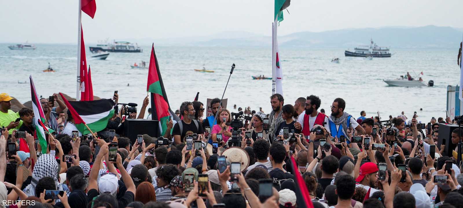 قارب المساعدات المتجه إلى غزة