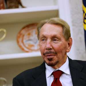 المؤسس المشارك لشركة "أوراكل"، لاري إليسون