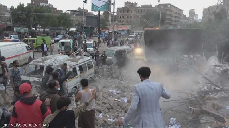 عشرات القتلى والجرحى في غارات إسرائيلية على صنعاء والجوف
