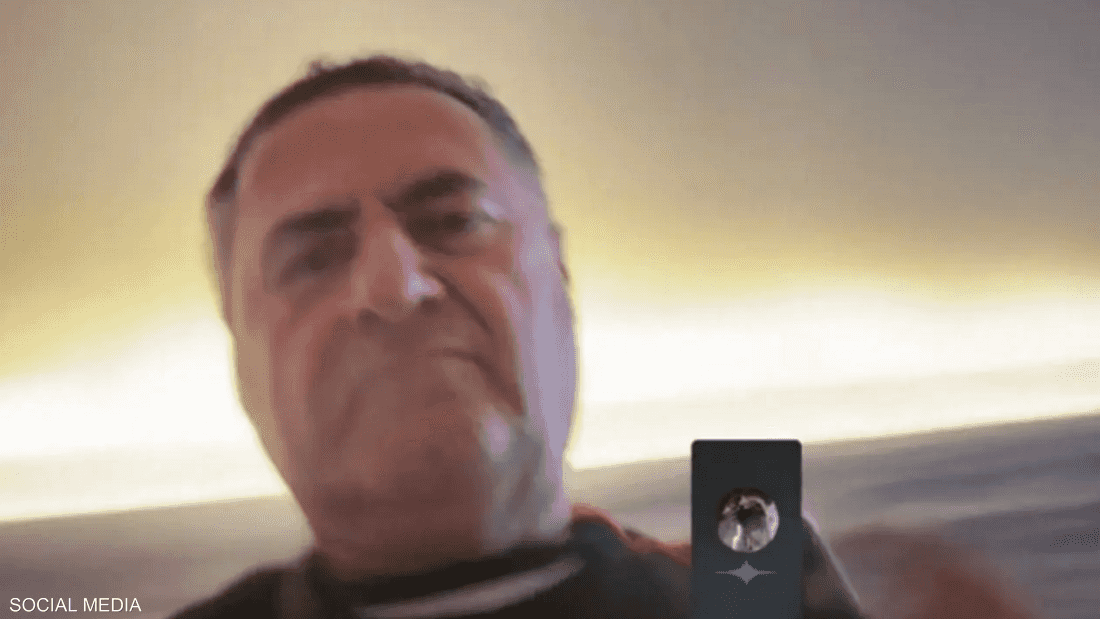 "هاكر" تركي ينشر صورة من مكالمة فيديو مع وزير دفاع إسرائيل