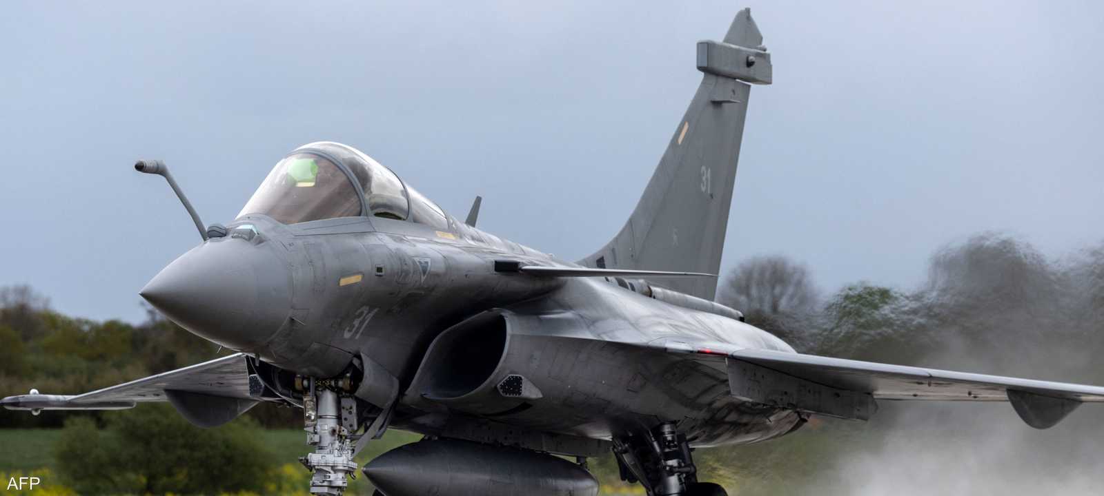 ماكرون يعلن إرسال مقاتلات فرنسية لحماية الأجواء البولندية