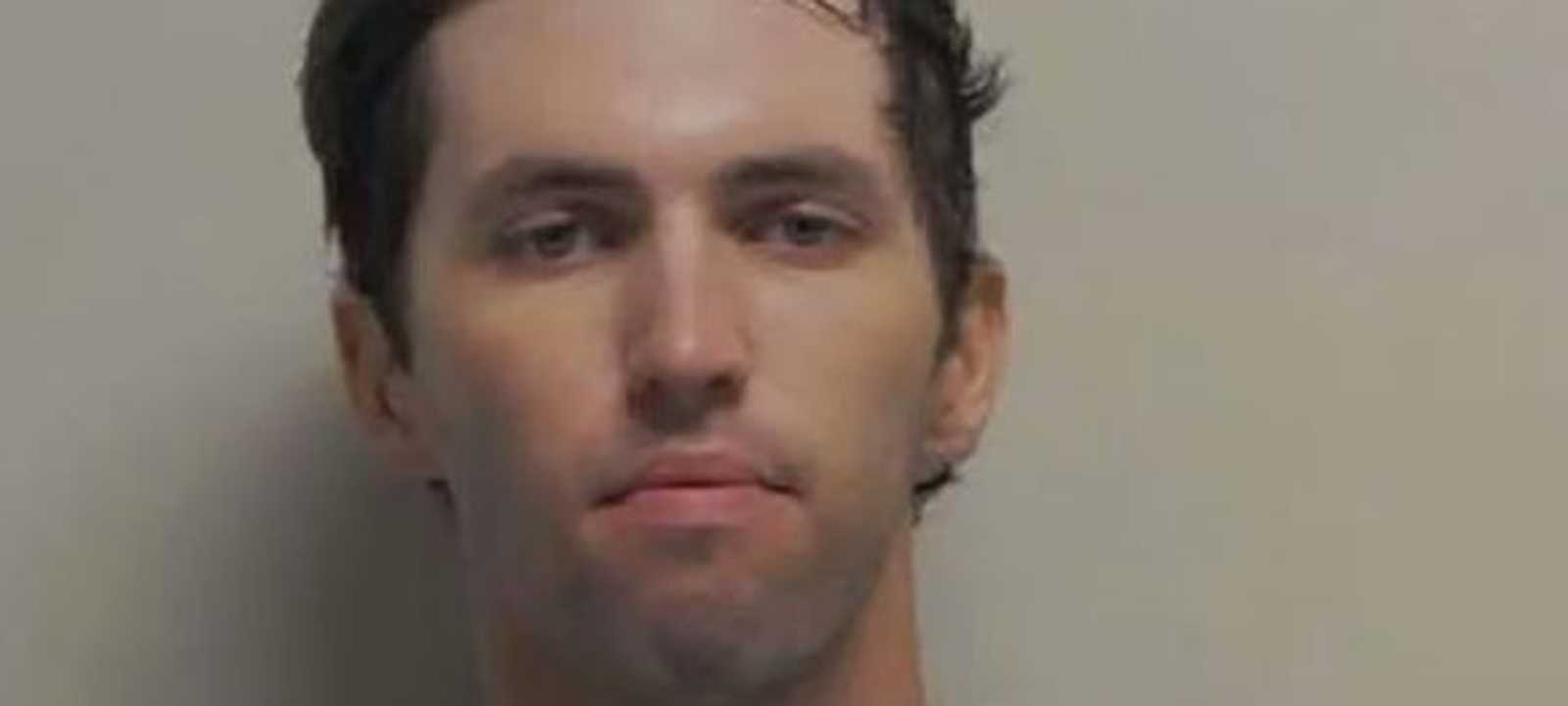 وصف المتهم بأنه كان طالبا متفوقا