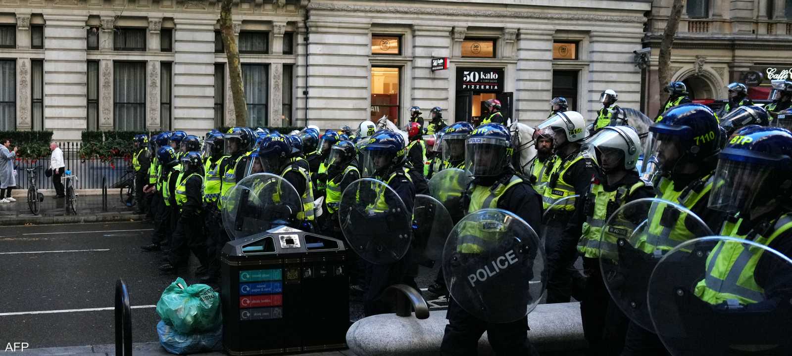 الشرطة البريطانية واجهت آلاف المتظاهرين المناهضين للهجرة