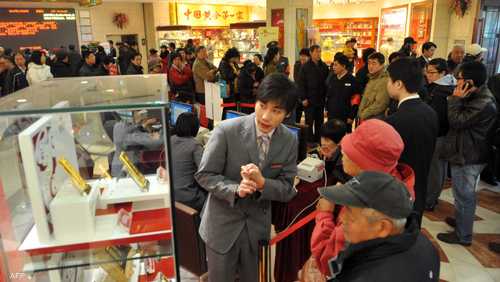 أرشيفية.. الصينيون يشترون سبائك الذهب