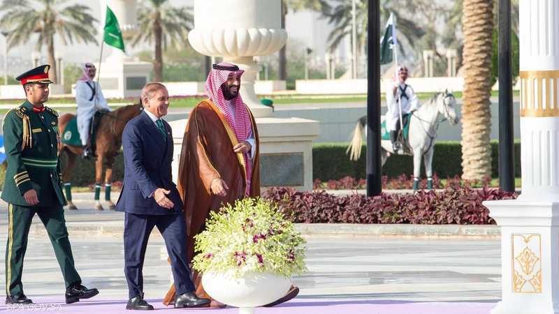 السعودية وباكستان وقعتا اتفاقية دفاع مشترك الأربعاء