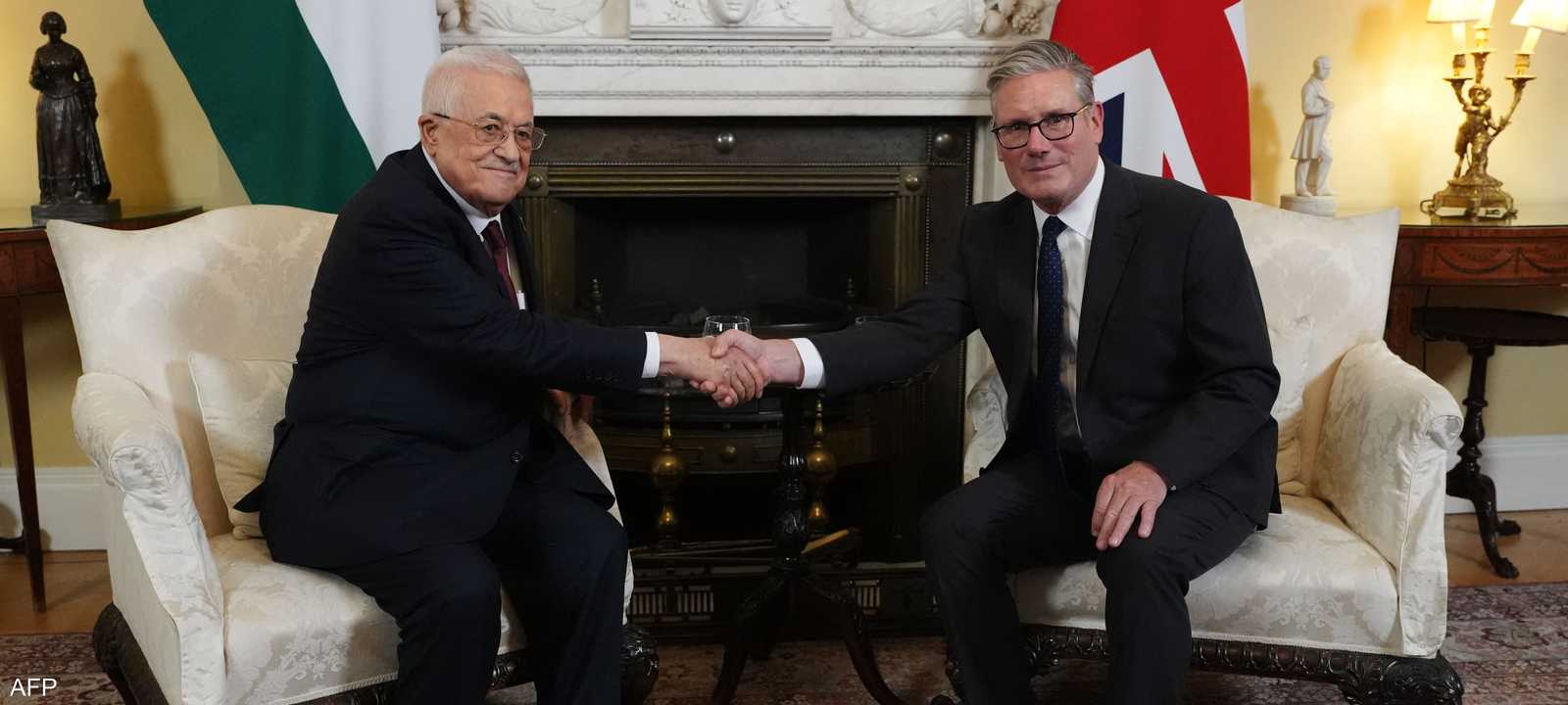 كير ستارمر ومحمود عباس