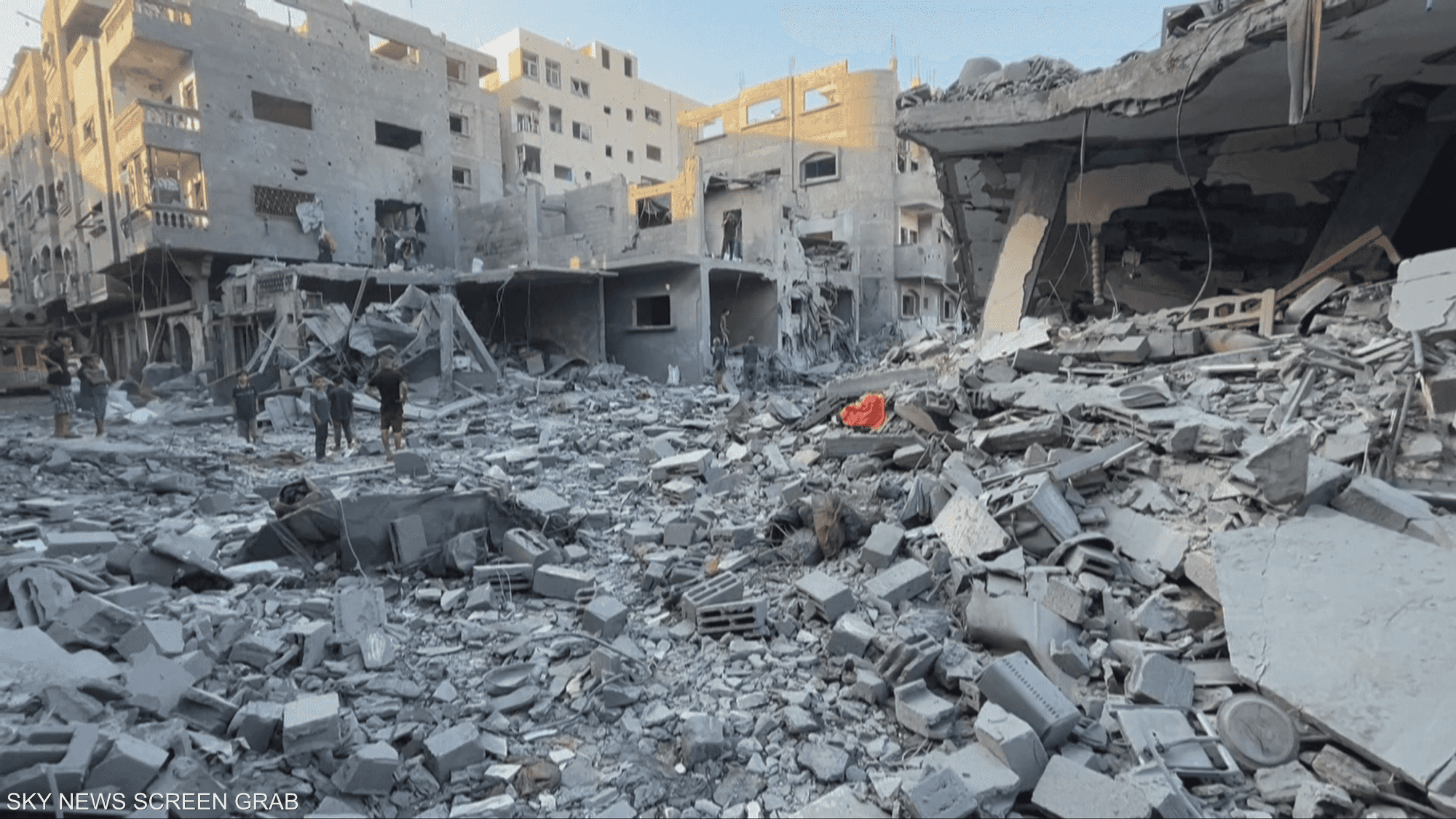 الجيش الإسرائيلي يدعو إلى الحوار.. والساسة يصرون على الحرب