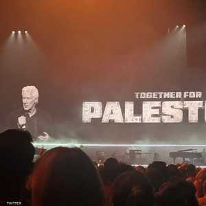 الممثل الأميركي ريتشارد غير كان في الحفل