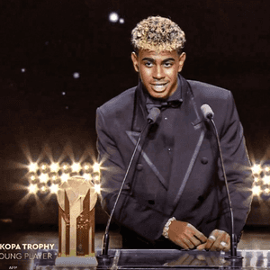 يامال فاز بجائزة أفضل لاعب شاب