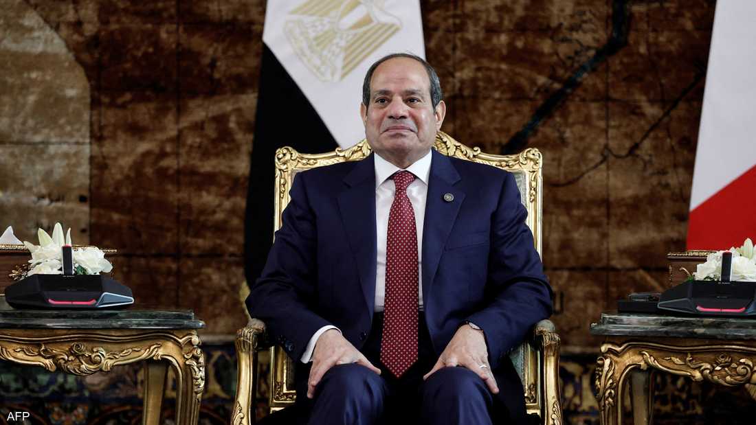السيسي يشيد بجهود الجيش المصري في دعم ركائز الأمن