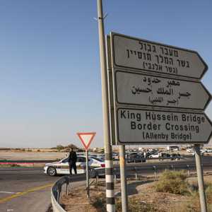 أغلقت إسرائيل المعبر عقب مقتل اثنين من العسكريين