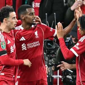 سجل السويدي ألكسندر إيزاك هدفا لليفربول