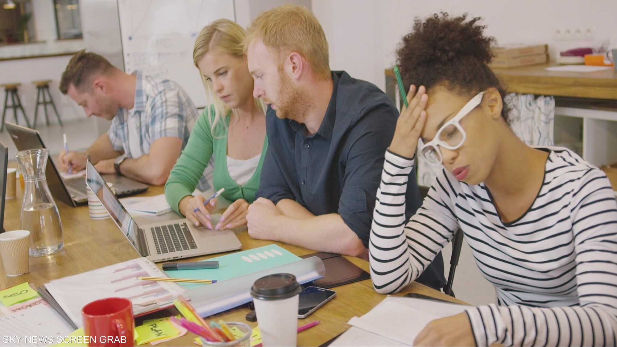 الانشغال في العمل ليس مرادفا للإنجاز