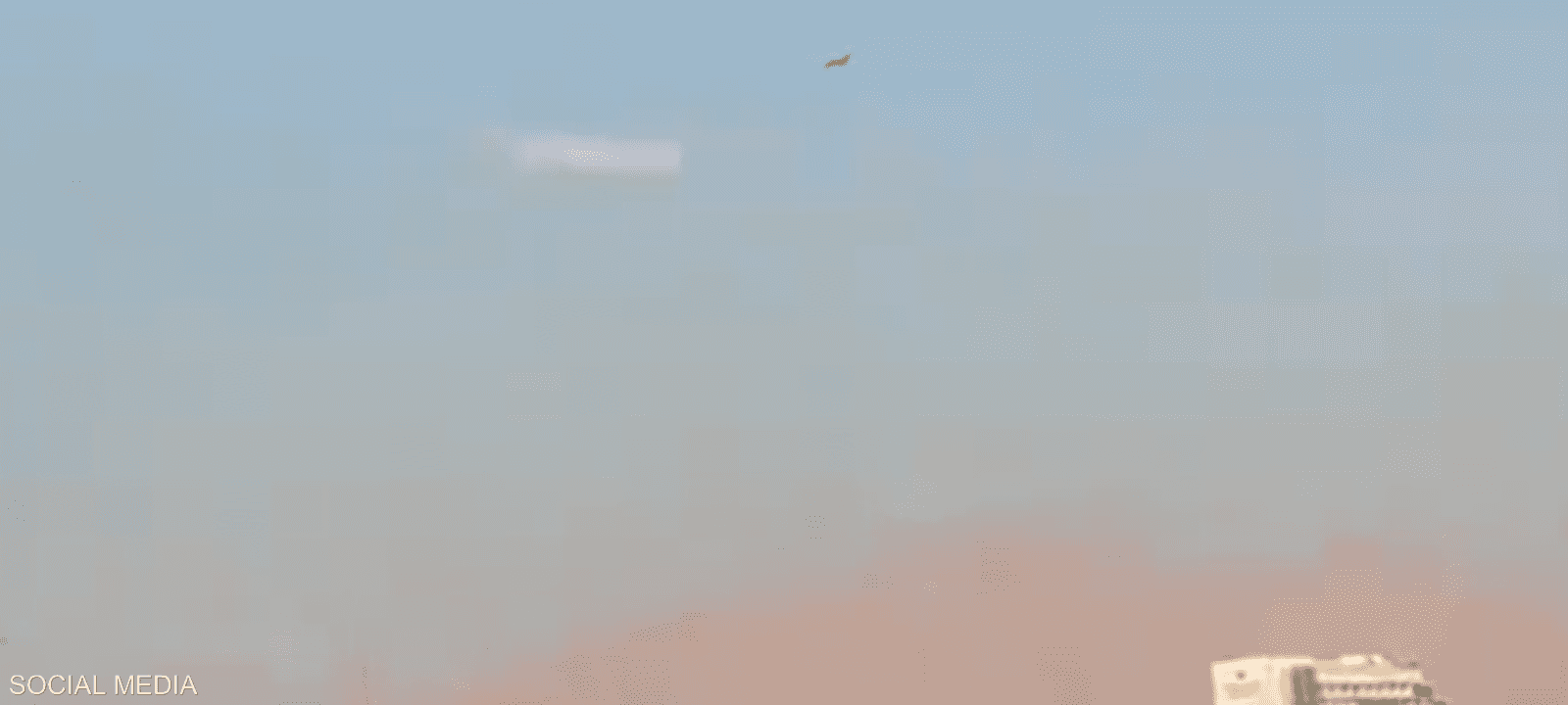 لحظة استهداف "مسيّرة حوثية" مدينة إيلات الساحلية