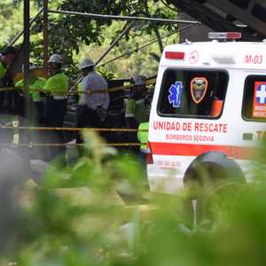 سيارة إسعاف في موقع الحادث