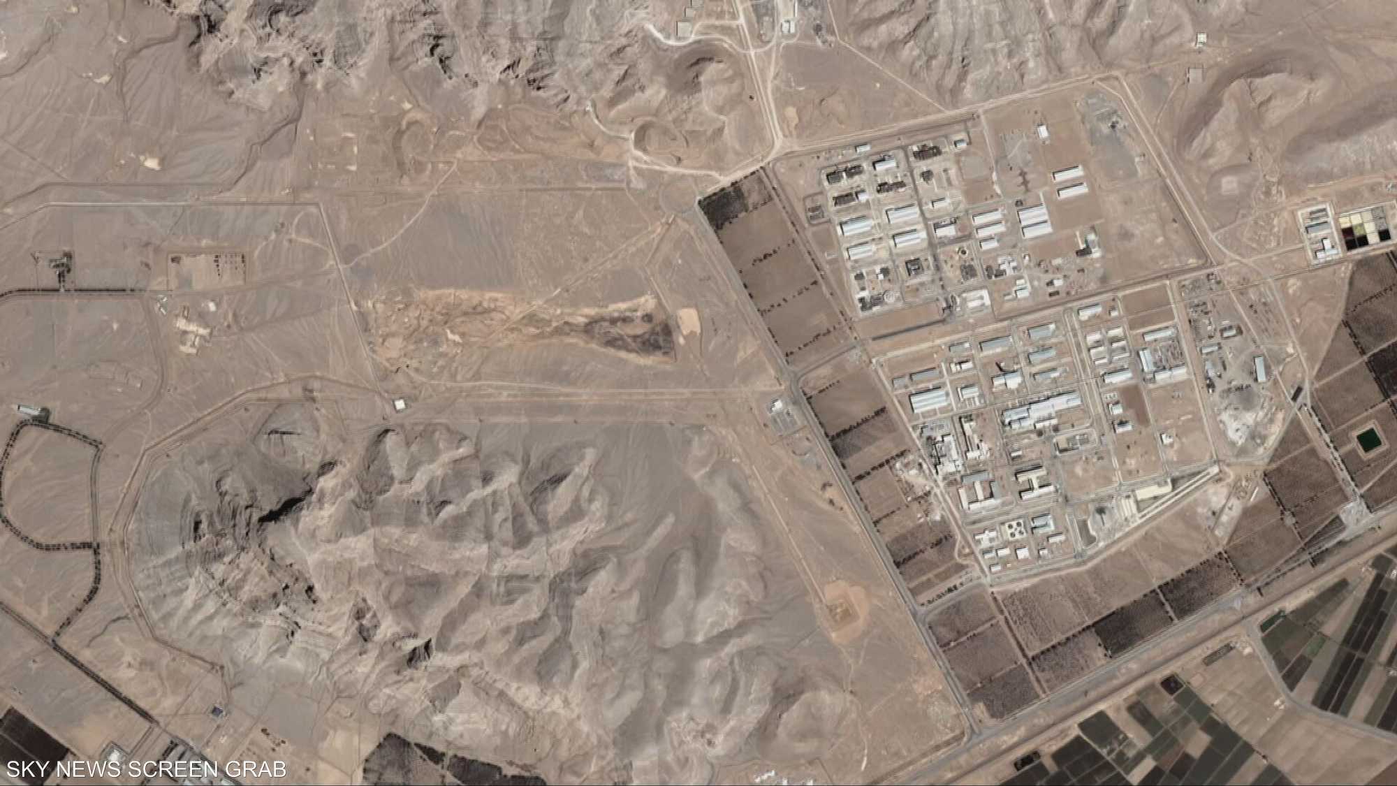 إيران.. خيارات طهران الصعبة بعد إعادة فرض العقوبات