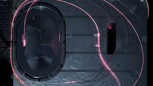 أبوظبي ترسخ ريادتها التقنية: ليزر ليفي مبتكر