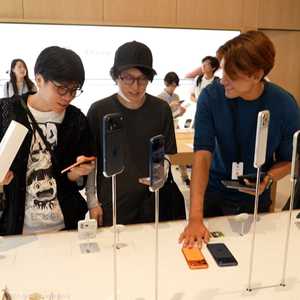 خدوش آيفون 17 برو تثير الجدل