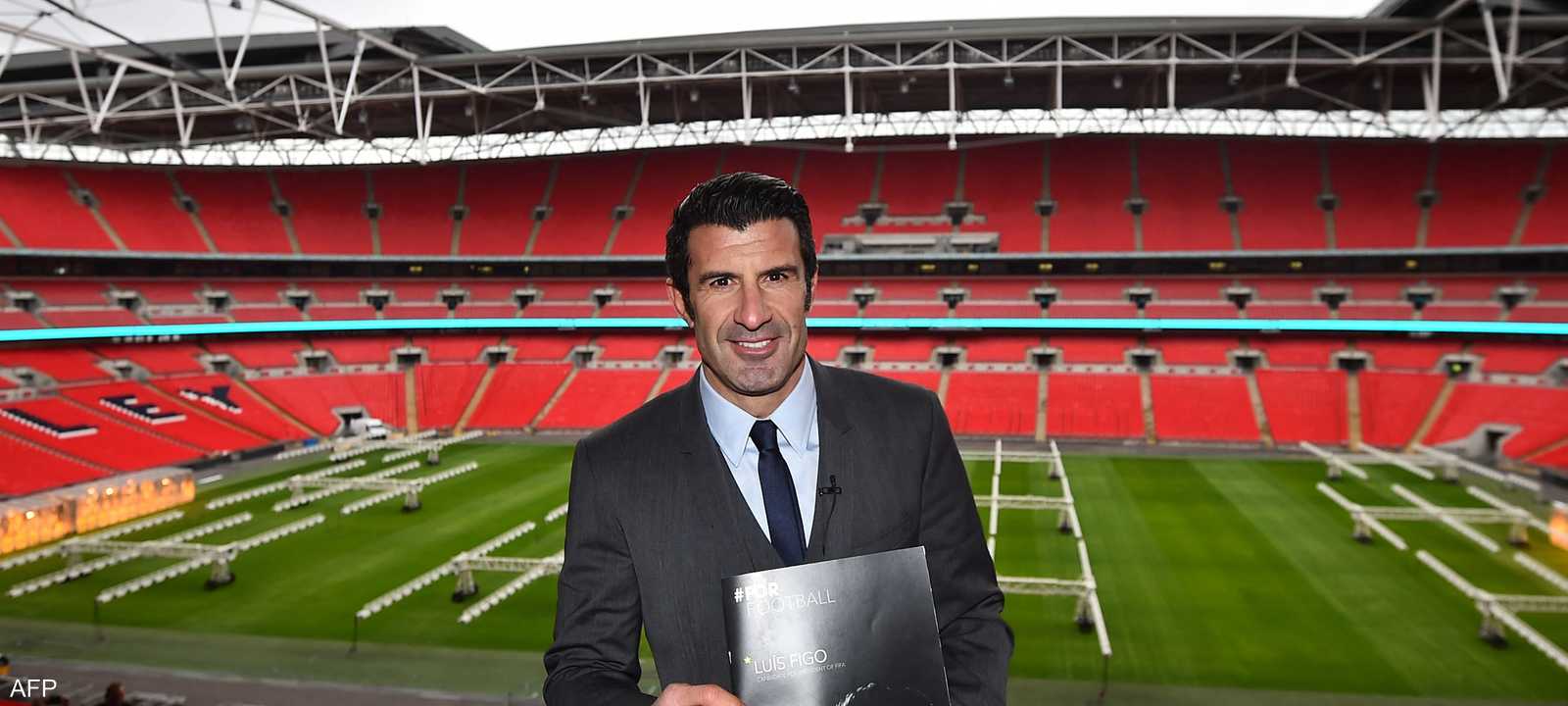 فيغو سيحضر مباراة برشلونة أمام ضيفه باريس سان جرمان