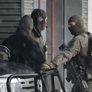 عمل الموقوفون على حيازة أسلحة نارية وذخيرة لصالح حماس